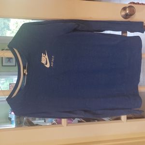 Women's nike sweatshirt size large
